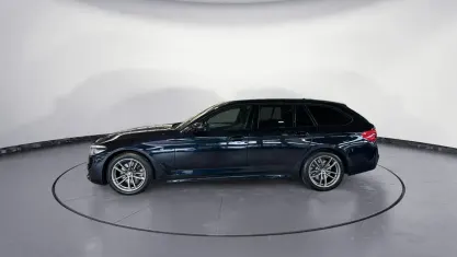Gebraucht BMW 520 M Sport 190 PS (139 kW) 2021 Schwarz Kombi