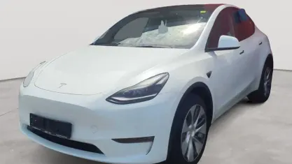 Gebraucht Tesla Model Y 378 kW (514 PS) 2022 Pearl white multicoat SUV