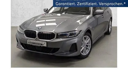 Gebraucht BMW 330e Sport Line 292 PS (214 kW) 2022 Kombi