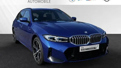 Portimao blau metallic Gebraucht 2024 BMW 330e M Sport Kombi | 43.990 € (Guter Preis)