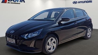Neu Hyundai i20 Select 101 PS (74 kW) 2025 Phantom black Limousine