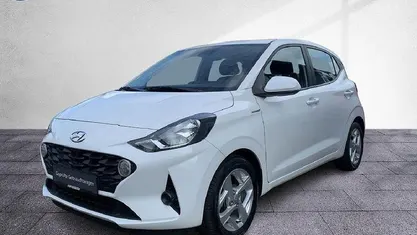 Atlas white / sol Gebraucht 2023 Hyundai i10 Trend Kleinwagen | 14.389 € (Fairer Preis)