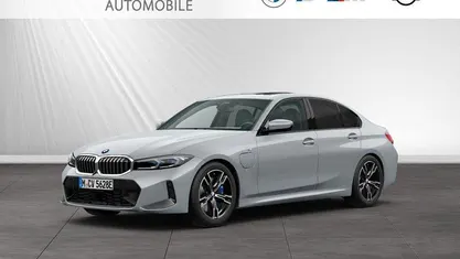 Gebraucht BMW 330e M Sport 292 PS (214 kW) 2025 Brooklyn grau metallic Limousine
