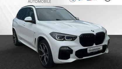 Gebraucht BMW X5 M Sport 530 PS (389 kW) 2021 Alpinweiß SUV