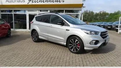 Gebraucht Ford Kuga ST-Line 182 PS (133 kW) 2019 Silber SUV