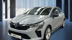 Grau Gebraucht 2024 Renault Clio V Evolution Limousine | 16.290 € (Fairer Preis)