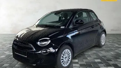 Onyx schwarz Gebraucht 2023 Fiat 500e Kleinwagen | 19.998 € (Guter Preis)