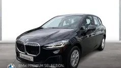 Schwarz Gebraucht 2022 BMW 218 Active Tourer Efficient Dynamics Van / Kleinbus | 25.890 € (Fairer Preis)