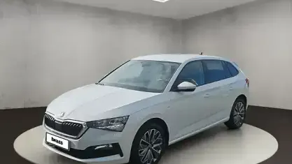 Gebraucht Skoda Scala Tour 110 PS (80 kW) 2022 Moonweiß perleffekt/moonweis Kleinwagen