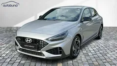 Silber / shimmeringsilver Neu 2025 Hyundai i30 N Line Limousine | 26.970 € (Fairer Preis)