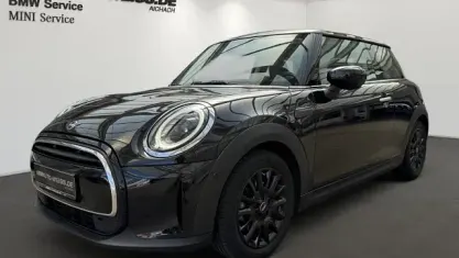 Gebraucht Mini Cooper 136 PS (100 kW) 2023 Midnight black ii Kleinwagen