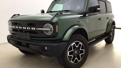 Usado Ford Bronco Outer Banks 334 HP (245 kW) 2023 Verde SUV