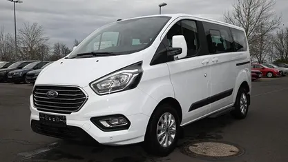 Gebraucht 2022 Ford Tourneo Van / Kleinbus | 31.990 € (Guter Preis)