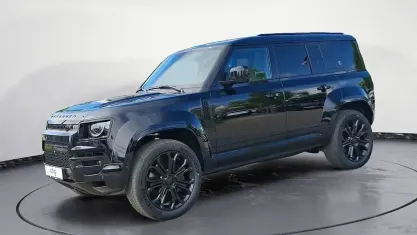 Second-hand Land Rover Defender Black Edition 635 CP (467 kW) 2026 Negru SUV