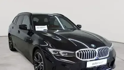 Gebraucht BMW 320 Sport Line 184 PS (135 kW) 2024 Saphirschwarz metallic Kombi
