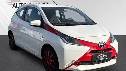 Gebraucht Toyota Aygo 69 PS (50 kW) 2014 Weiß Kleinwagen