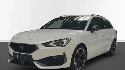 Weiß Gebraucht 2022 Cupra Leon Kombi | 29.880 € (Fairer Preis)