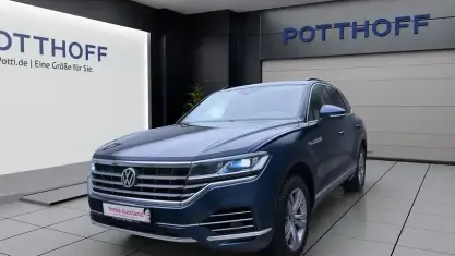 Gebraucht VW Touareg Basis 231 PS (169 kW) 2019 Blau SUV