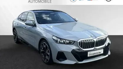 Gebraucht BMW i5 M Sport 250 kW (340 PS) 2024 Brooklyn grau metallic Limousine