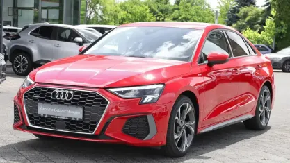 Gebraucht Audi A3 S-Line 190 PS (139 kW) 2022 Tangorot metallic Limousine