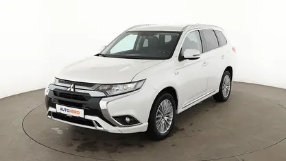 Gebraucht Mitsubishi Outlander P-HEV Spirit 82 PS (60 kW) 2021 Weiß SUV