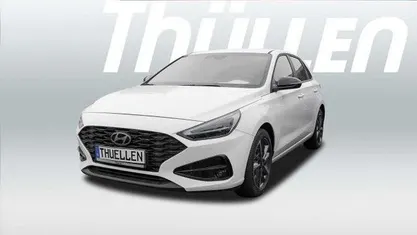 Weiß Gebraucht 2024 Hyundai i30 Advantage Limousine | 24.480 € (Fairer Preis)