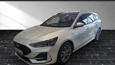 Polarsilber (silber) Gebraucht 2023 Ford Focus ST-Line Kombi | 26.400 € (Fairer Preis)