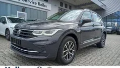 Grau Gebraucht 2021 VW Tiguan Life SUV | 28.770 € (Fairer Preis)