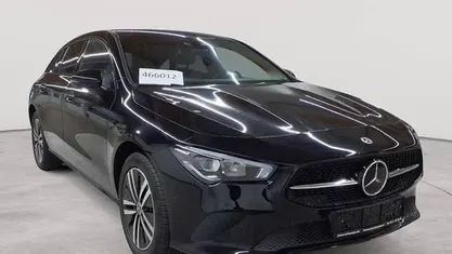 Gebraucht Mercedes CLA250e Shooting Brake Progressive 160 PS (117 kW) 2022 Nachtschwarz Kombi