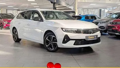 Weiß Gebraucht 2024 Opel Astra Kombi | 26.250 € (Fairer Preis)