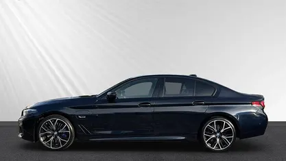 Gebraucht 2022 BMW 545e M Sport Limousine | 44.688 € (Fairer Preis)