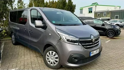 Gebraucht Renault Trafic Life 170 PS (125 kW) 2021 Grau Van / Kleinbus