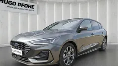 Grau Gebraucht 2024 Ford Focus ST-Line X Limousine | 26.440 € (Fairer Preis)