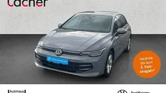 Mondsteingrau Gebraucht 2025 VW Golf VIII Life Limousine | 24.990 € (Fairer Preis)