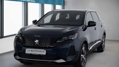 Gebraucht Peugeot 5008 Allure 131 PS (96 kW) 2024 Blau SUV