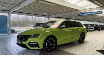 Usado Skoda Octavia RS 200 HP (147 kW) 2023 Verde Carrinha