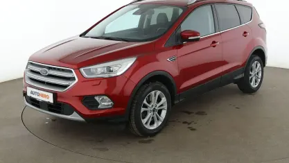 Gebraucht Ford Kuga Titanium 180 PS (132 kW) 2019 Rot SUV