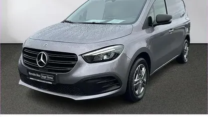 Grau Gebraucht 2022 Mercedes Citan 110 Van / Kleinbus | 16.601 € (Fairer Preis)