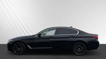 Schwarz Gebraucht 2022 BMW 530 Sport Line Limousine | 34.480 € (Superpreis)