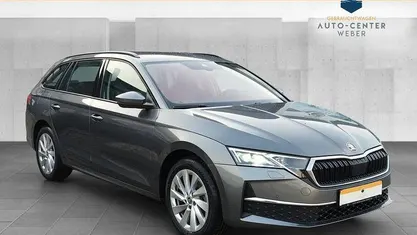 Graphitegrau (metallic) Gebraucht 2024 Skoda Octavia Selection Kombi | 31.990 € (Fairer Preis)