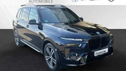 Gebraucht BMW X7 Sport Line 352 PS (258 kW) 2025 Carbonschwarz metallic SUV