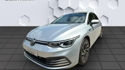 Gebraucht VW Golf VIII Style 131 PS (96 kW) 2024 Silber Limousine