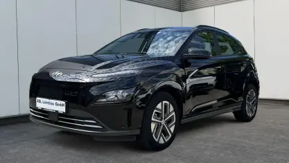 Gebraucht Hyundai Kona Select 100 kW (136 PS) 2022 Phantom black SUV