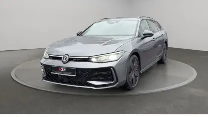 Gebraucht VW Passat R-line 193 PS (141 kW) 2025 Grau Kombi