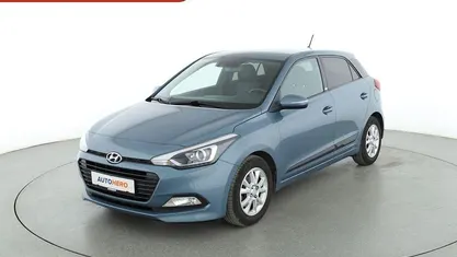 Blau Gebraucht 2016 Hyundai i20 Passion Limousine | 9.230 € (Fairer Preis)