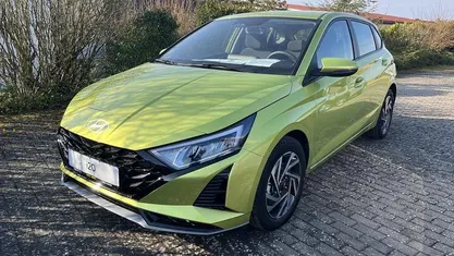 Gelb Gebraucht 2025 Hyundai i20 Trend Limousine | 22.750 € (Fairer Preis)