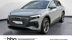 Grau Gebraucht 2023 Audi Q4 e-tron Comfort SUV | 34.890 € (Fairer Preis)