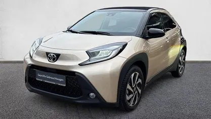 Beige Gebraucht 2024 Toyota Aygo X Team SUV | 18.490 € (Fairer Preis)