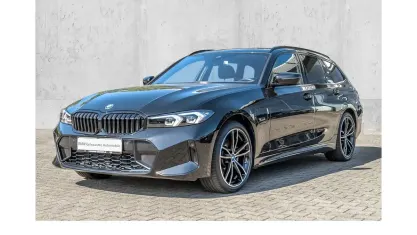 Gebraucht BMW 330e M Sport 292 PS (214 kW) 2023 Schwarz Kombi