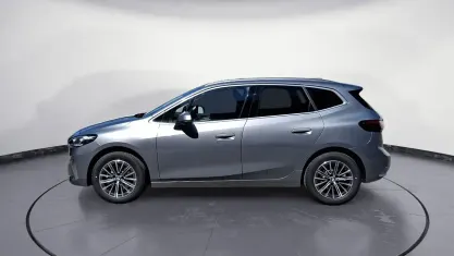 Ny BMW 220 Active Tourer Luxury Line 170 HK (125 kW) 2026 Grå MPV